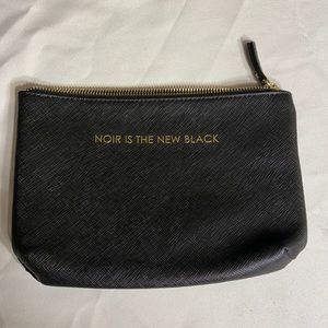 Noir make up bag Noir is the new black